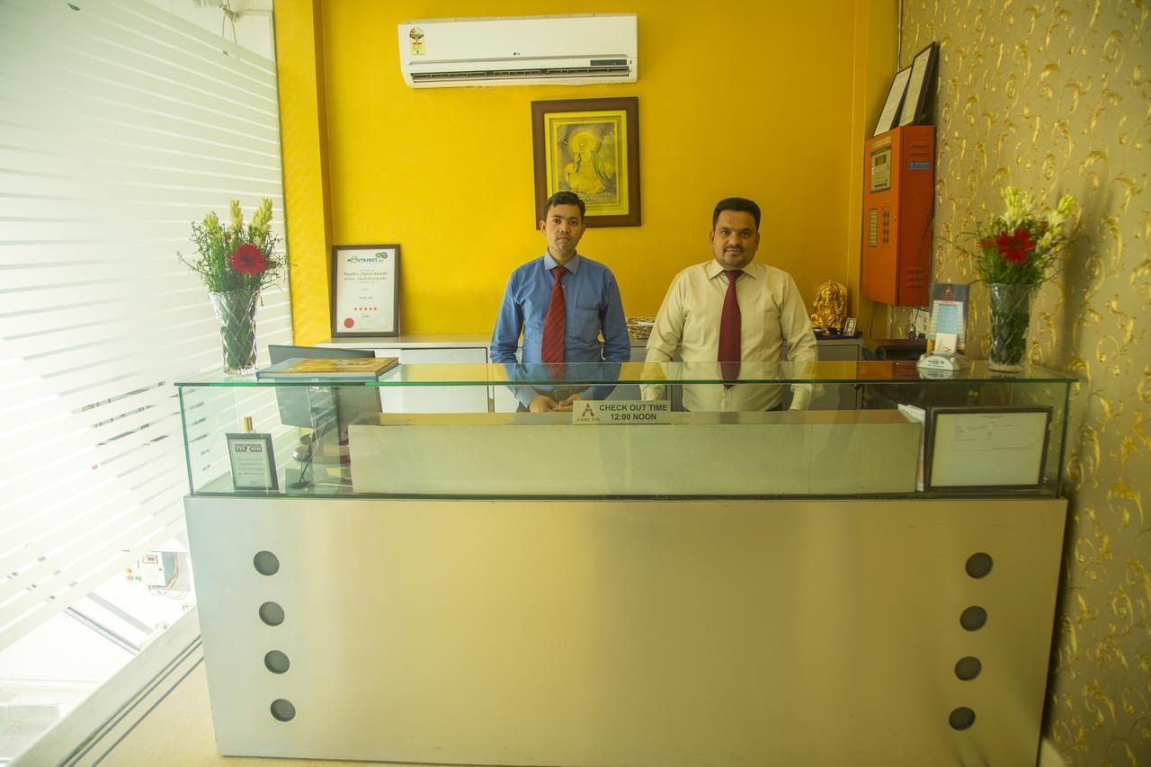 Hotel Amby Inn Új-Delhi Kültér fotó