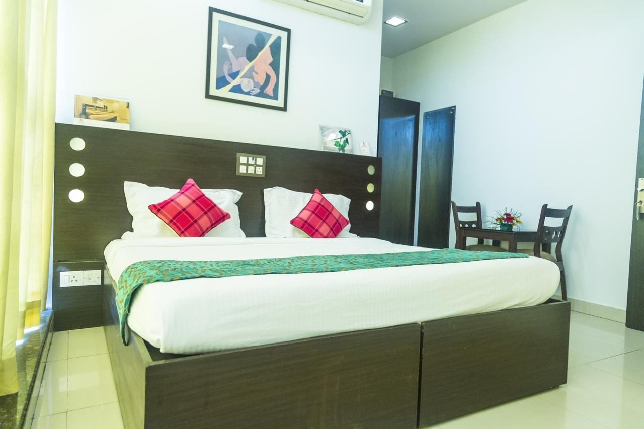 Hotel Amby Inn Új-Delhi Kültér fotó