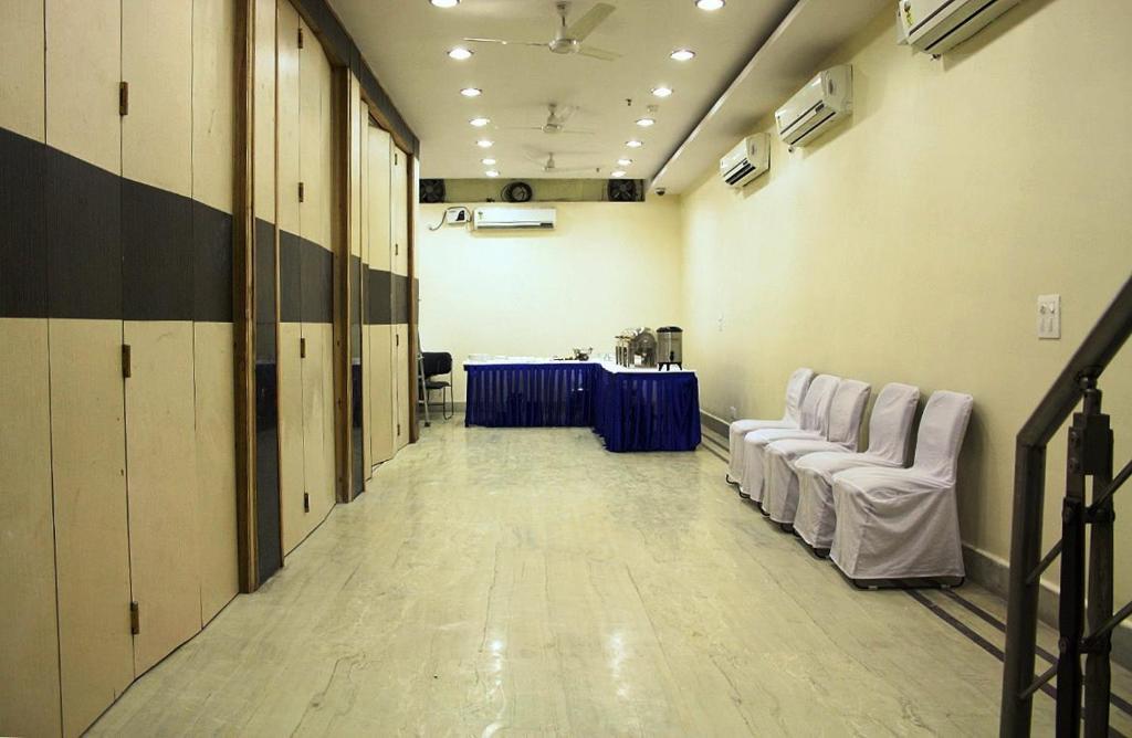 Hotel Amby Inn Új-Delhi Kültér fotó